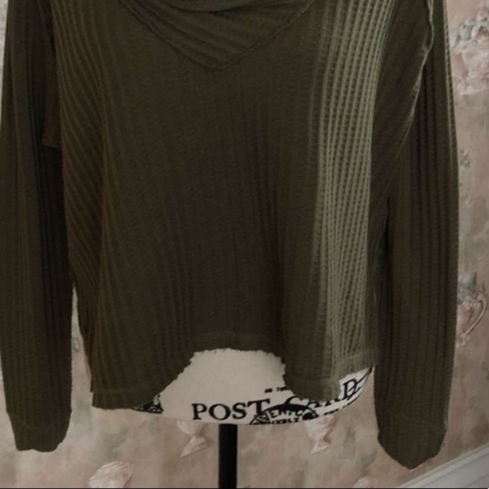 ✅CLEARANCE FREE PEOPLE WILDCAT THERMAL TEE NWT - Picture 4 of 4